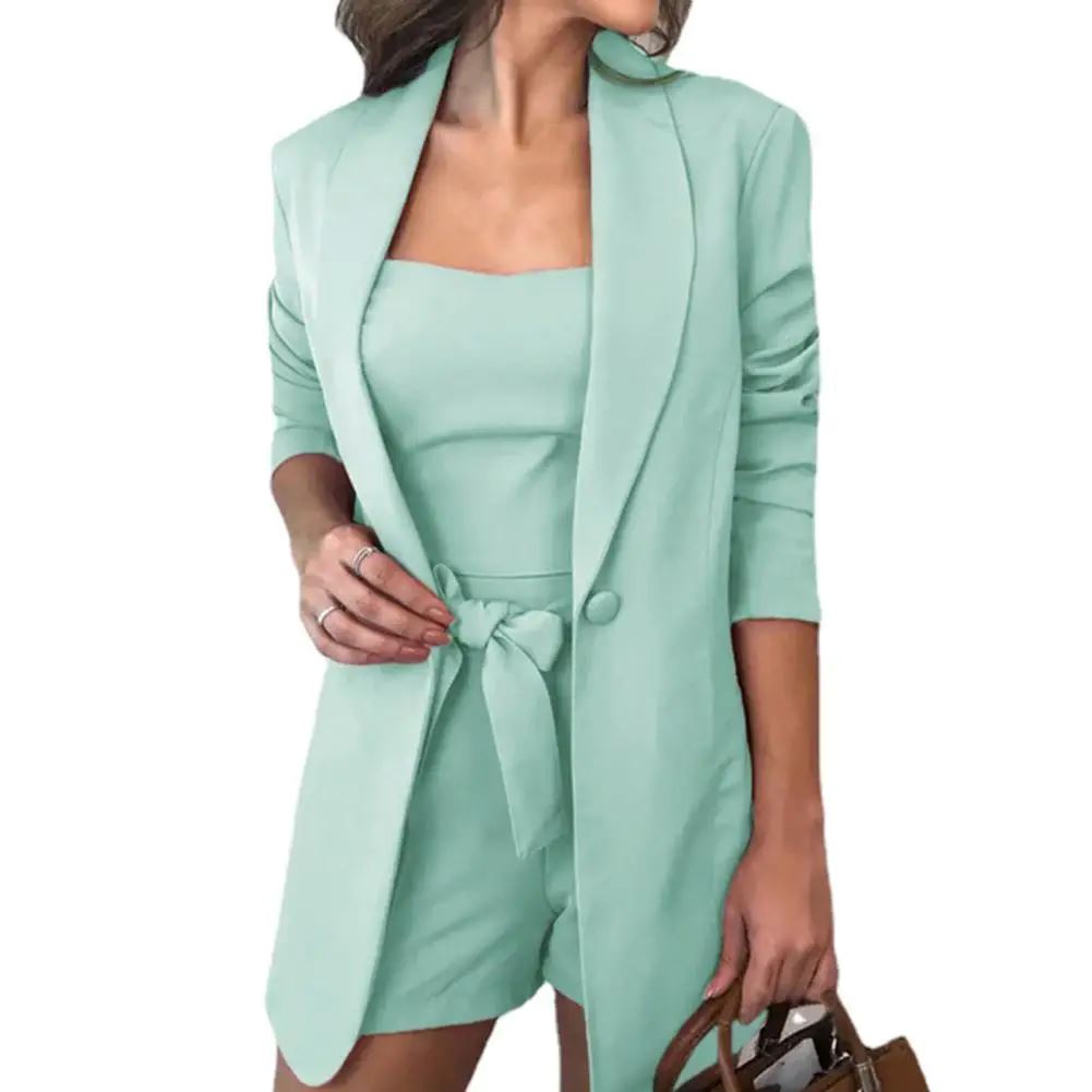 Conjunto Blazer e Shorts Feminino - Elegância e Conforto para Profissionais Modernas